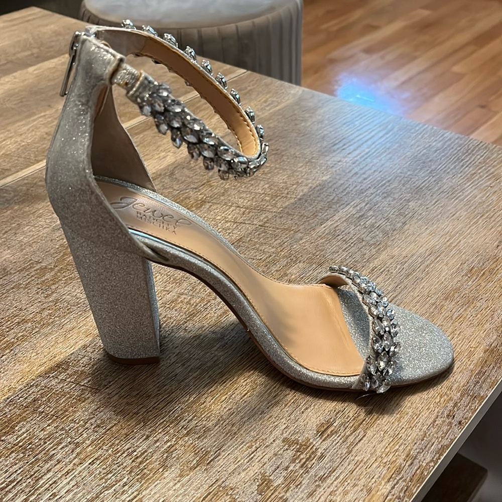 Jewel Badgley Mischka silver glam chunky heel metallic sandals Mayra 7